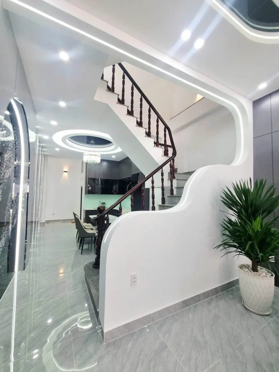 Bán nhà hẻm xe hơi đường Lâm Thị Hố, Trung Mỹ Tây, Quận 12, 66m², 4 tầng