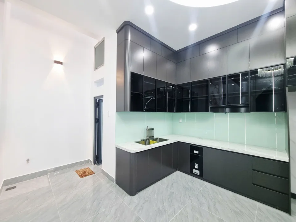Bán nhà hẻm xe hơi đường Lâm Thị Hố, Trung Mỹ Tây, Quận 12, 66m², 4 tầng