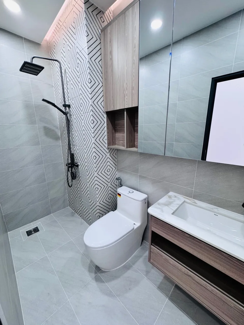 Bán nhà hẻm xe hơi đường Trần Bình Trọng, Gò Vấp, 55 m², 3 tầng