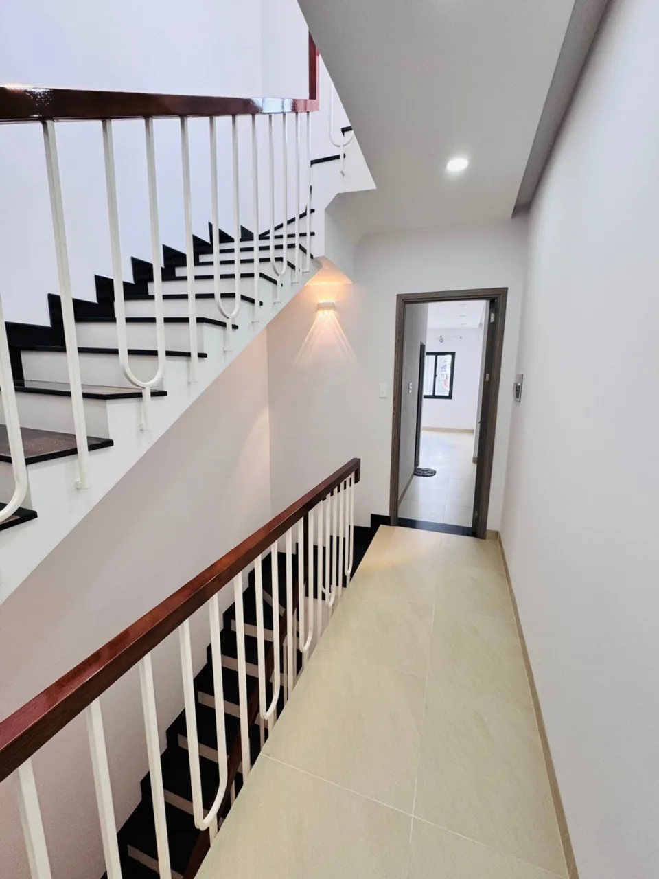 Bán nhà hẻm xe hơi đường Trần Bình Trọng, Gò Vấp, 55 m², 3 tầng